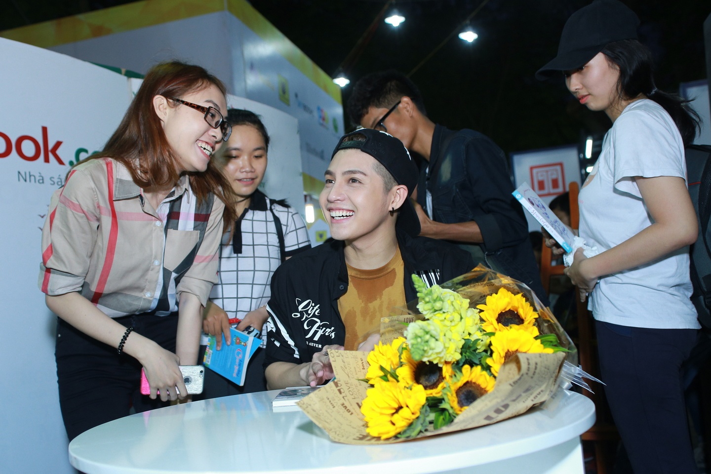 Hoat dong Hoi sach TP HCM anh 7