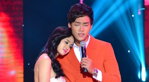 'Ban sao Dan Nguyen' bi Quang Linh mang tren san khau hinh anh