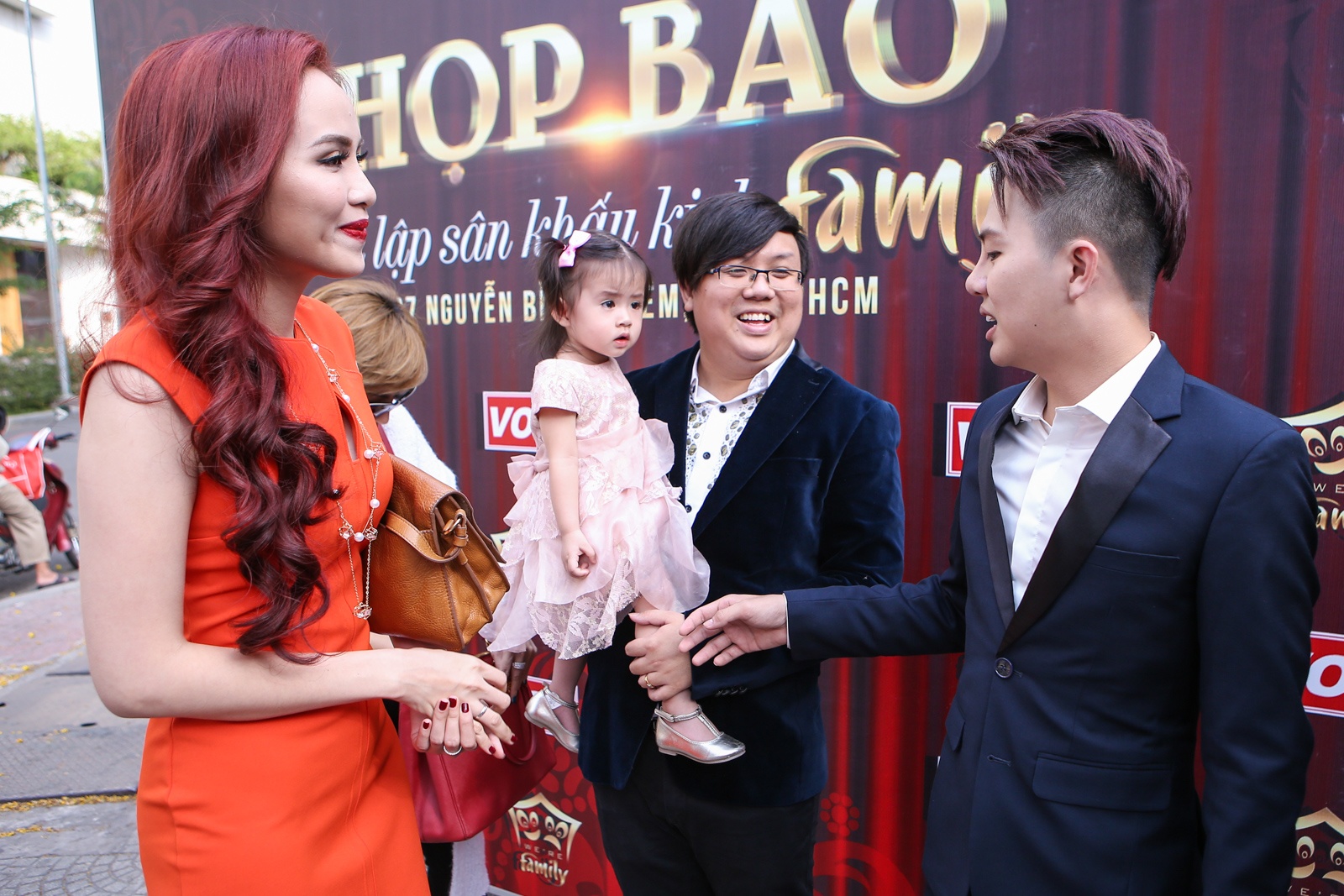 Gia Bao be con gai di anh 1