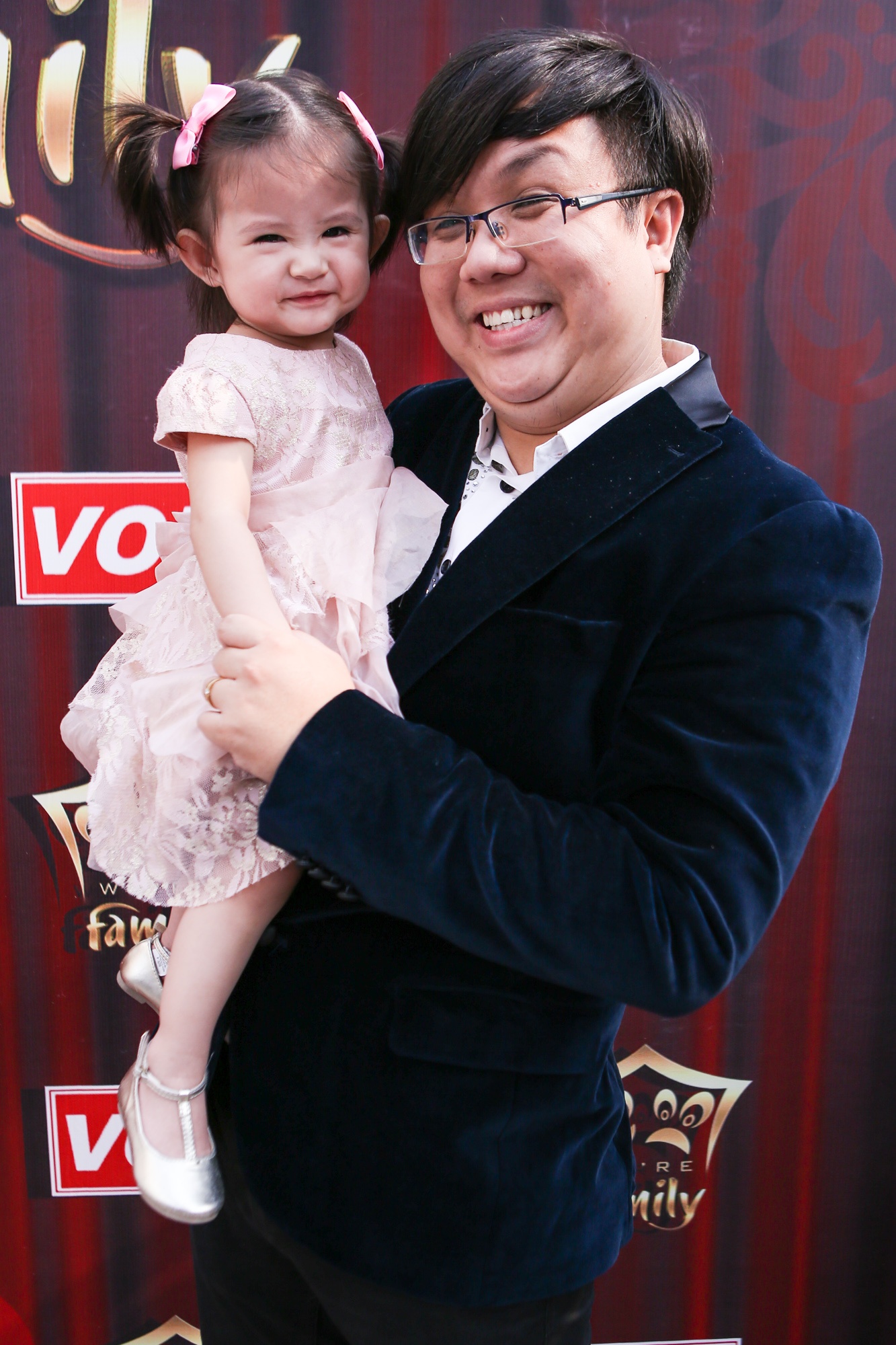 Gia Bao be con gai di anh 2