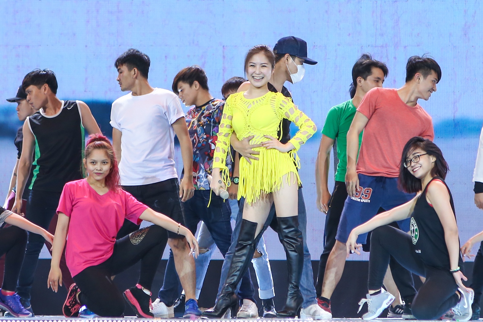 Noo Phuoc Thinh,  Huong Tram tong duyet The Remix anh 6