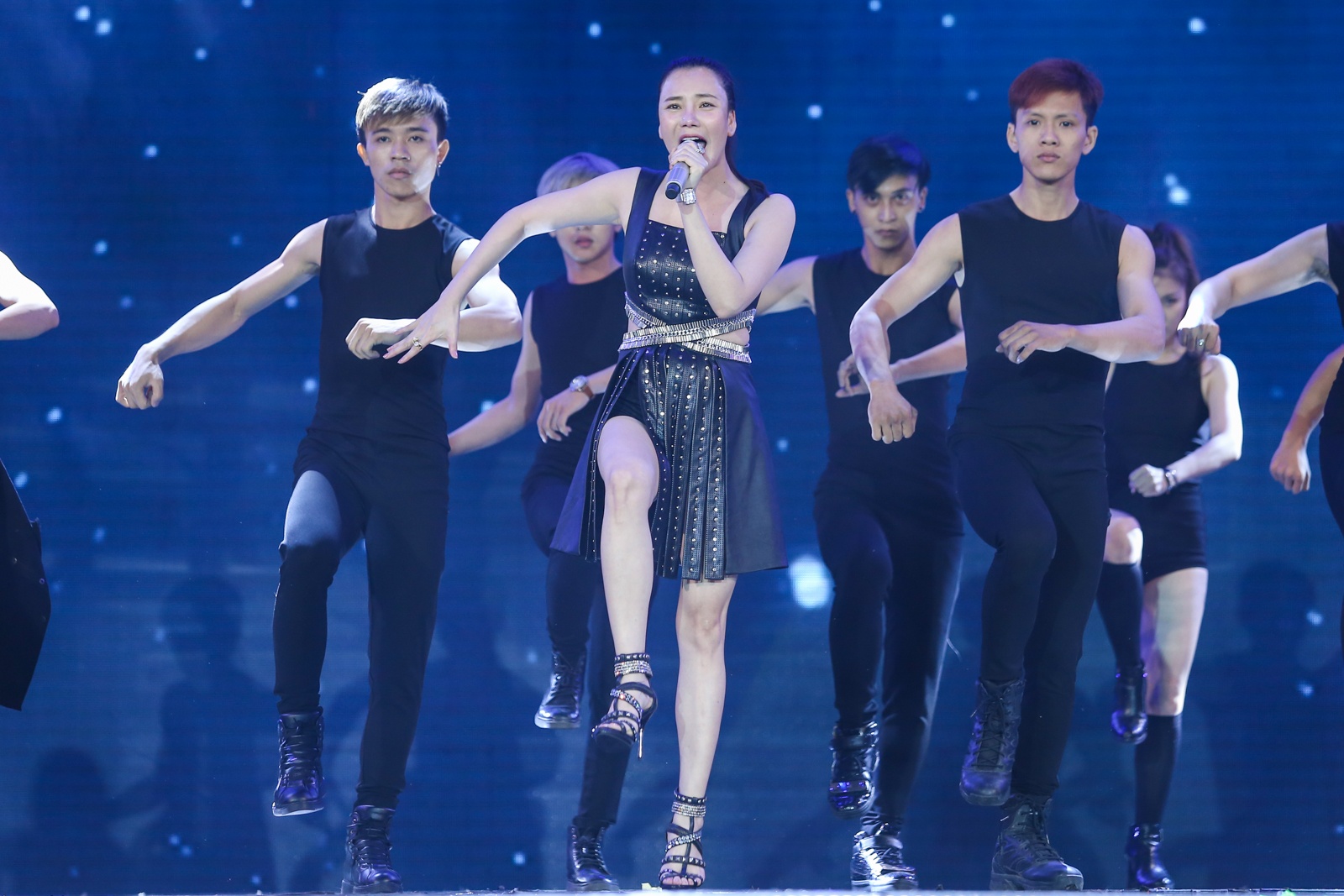 Noo Phuoc Thinh,  Huong Tram tong duyet The Remix anh 10