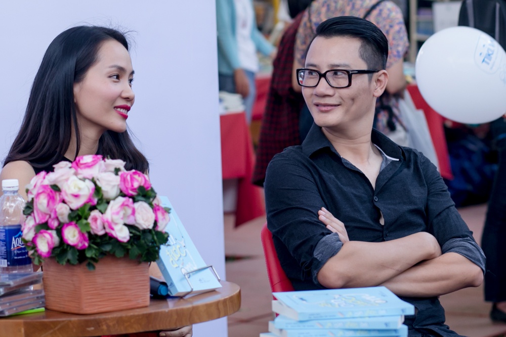 Hoang Bach o Hoi sach TP HCM 2016 anh 5