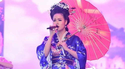 Nhat Kim Anh lam geisha hat bolero hinh anh