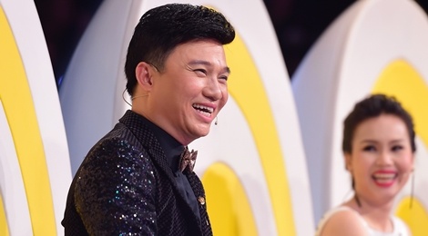 Quang Linh bi Dan Truong che chieu cao co han hinh anh