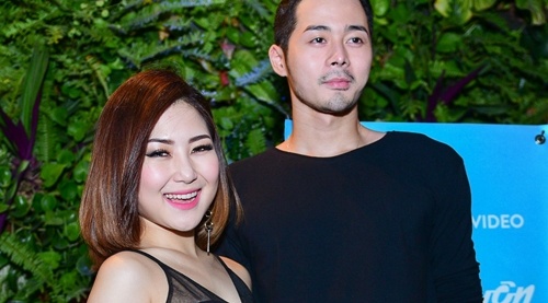 Huong Tram khoa moi ban dien dien trai trong MV hinh anh