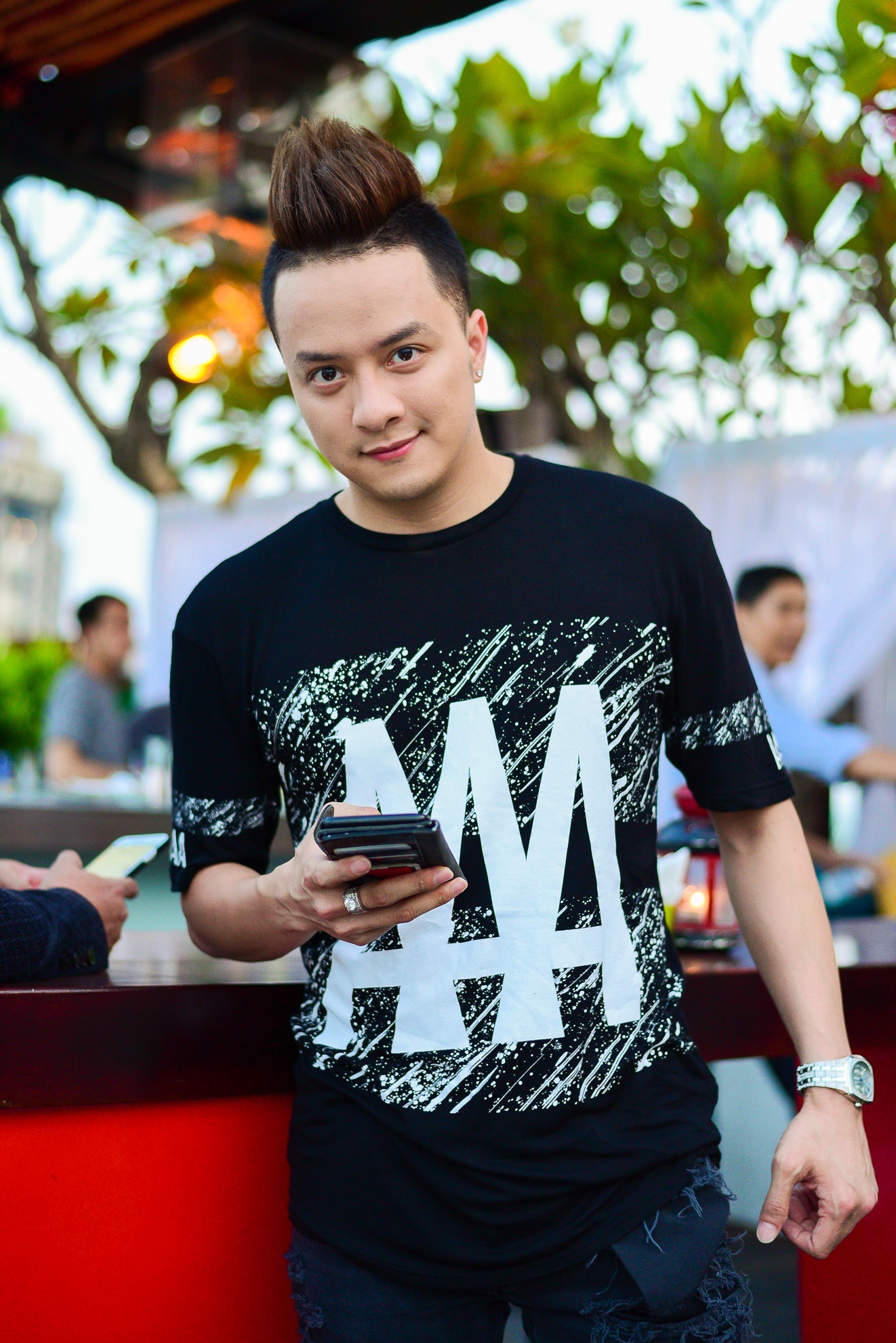 Hương Tràm ra mắt MV Hãy mang đi xa ảnh 7 Huong Tram ra mat MV Hay mang di xa anh 7