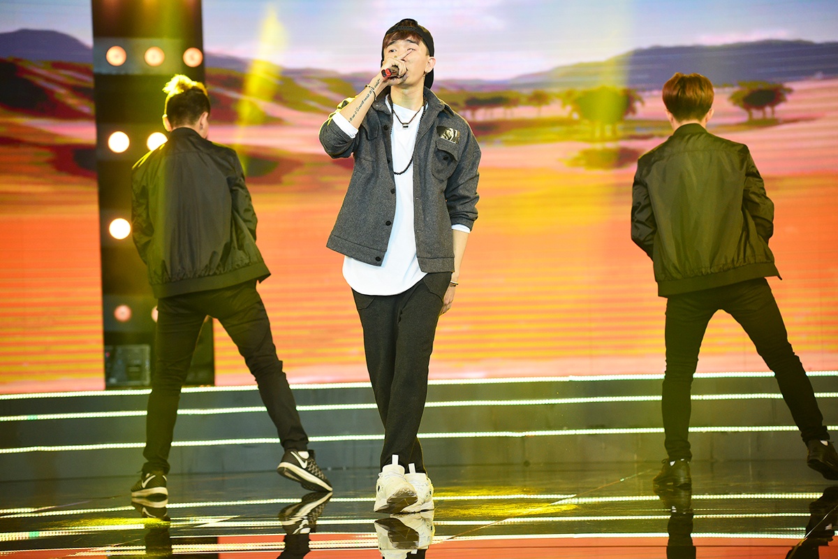 Nhat Kim Anh bi mang vi dien sau anh 5