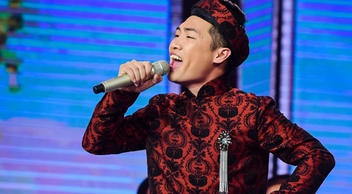 Thi sinh Than tuong bolero ke chuyen danh ghen bang axit hinh anh