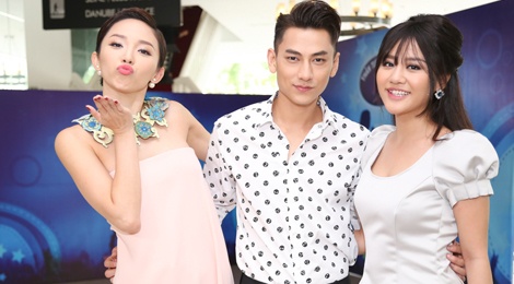 Toc Tien toa sang tren ghe nong Vietnam Idol Kids hinh anh