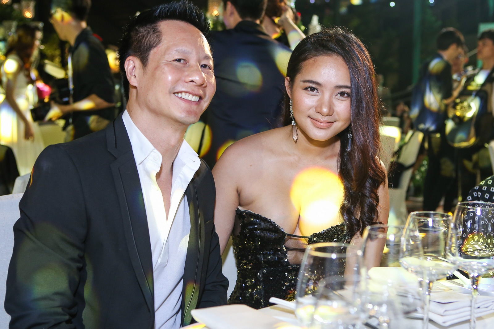 Phan Thanh di cung co gai la anh 3