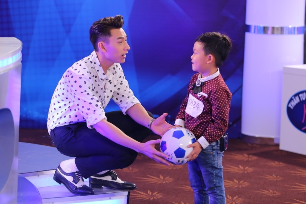 Isaac lam giam khao Vietnam Idol Kids anh 3