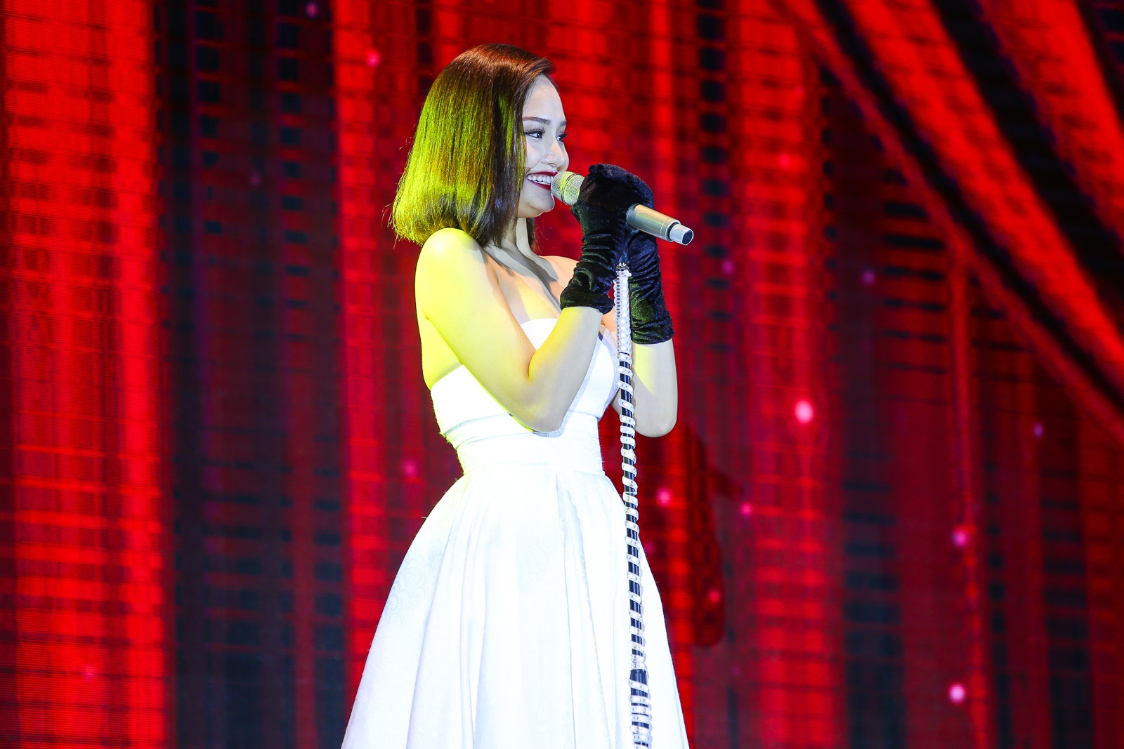 Minh Hang song ca cung Hoang Thuy Linh anh 7