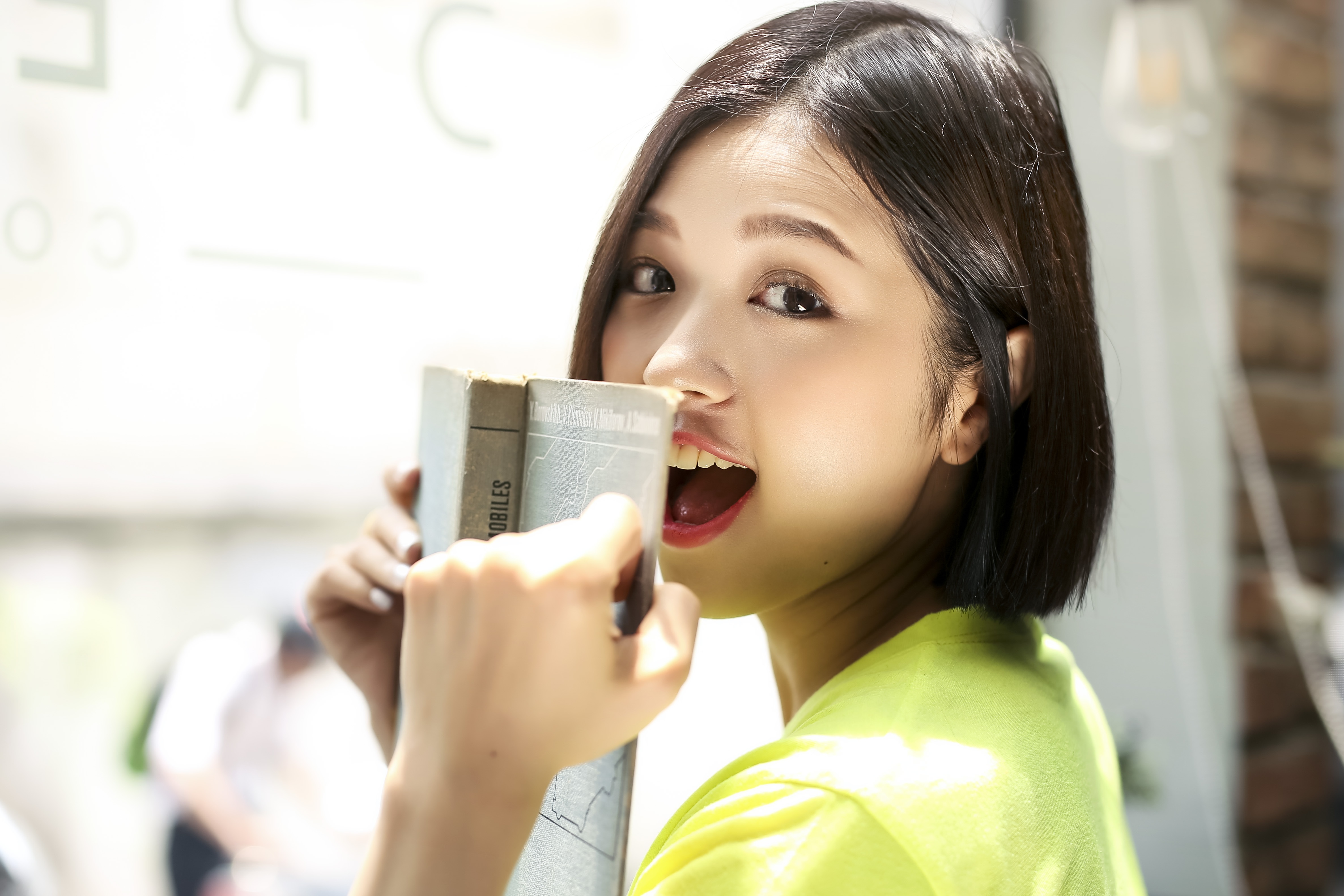 Suni Ha Linh: Tu nhan vien ngan hang tro thanh ca si 'hot' hinh anh