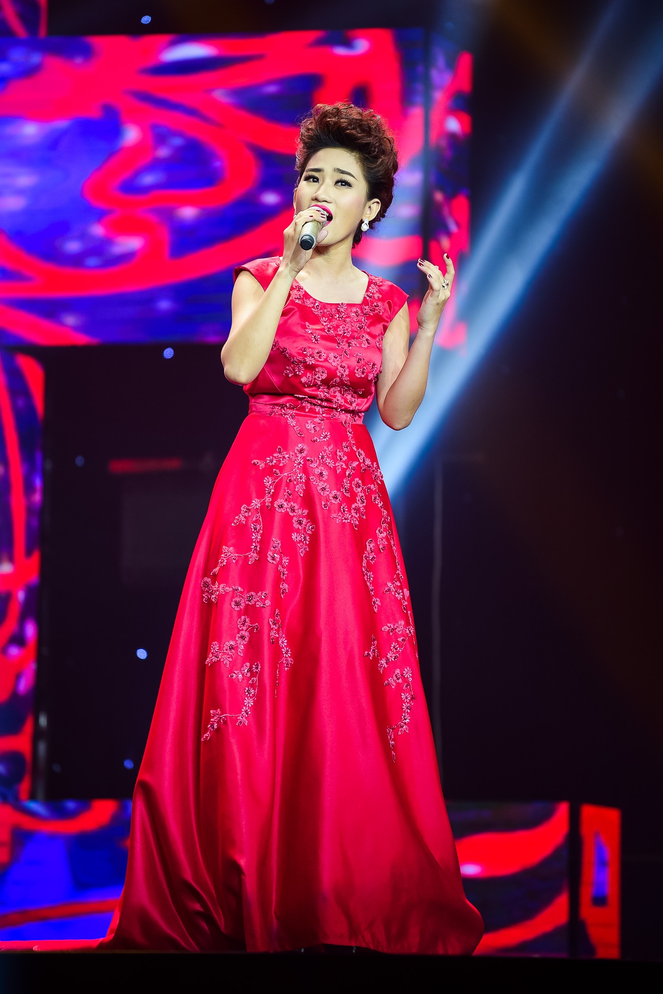 Ngoc Son hat Tinh cha tai Than tuong bolero anh 3