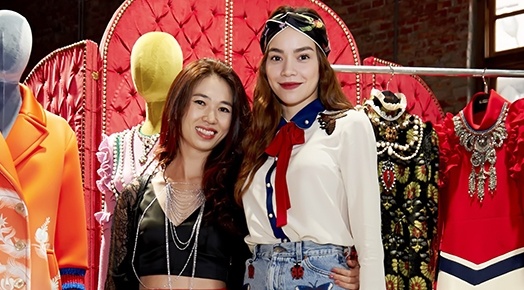 Ho Ngoc Ha dien cay hang hieu di su kien o nuoc ngoai hinh anh