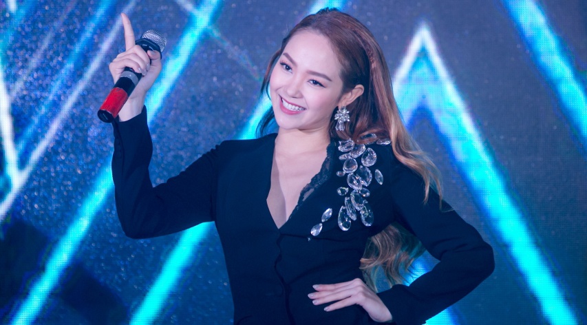 Truong Giang yeu cau Minh Hang hat them o su kien hinh anh