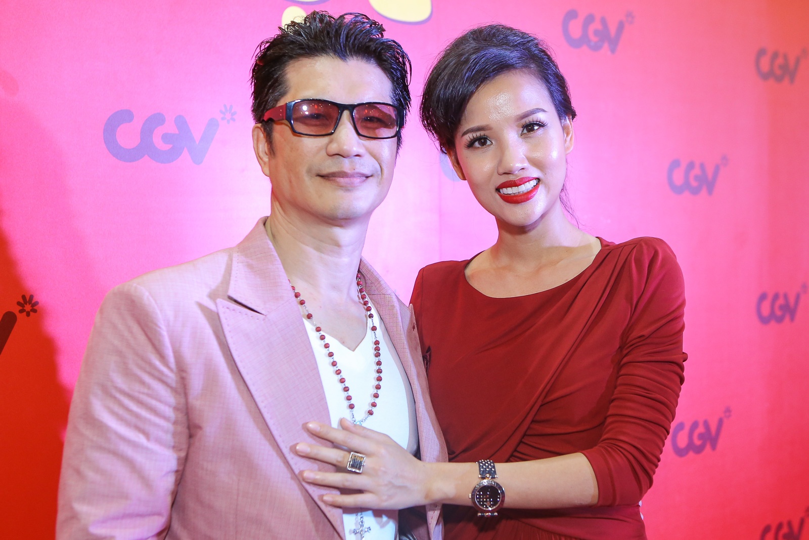 Minh Hang va Quy Binh di su kien anh 6