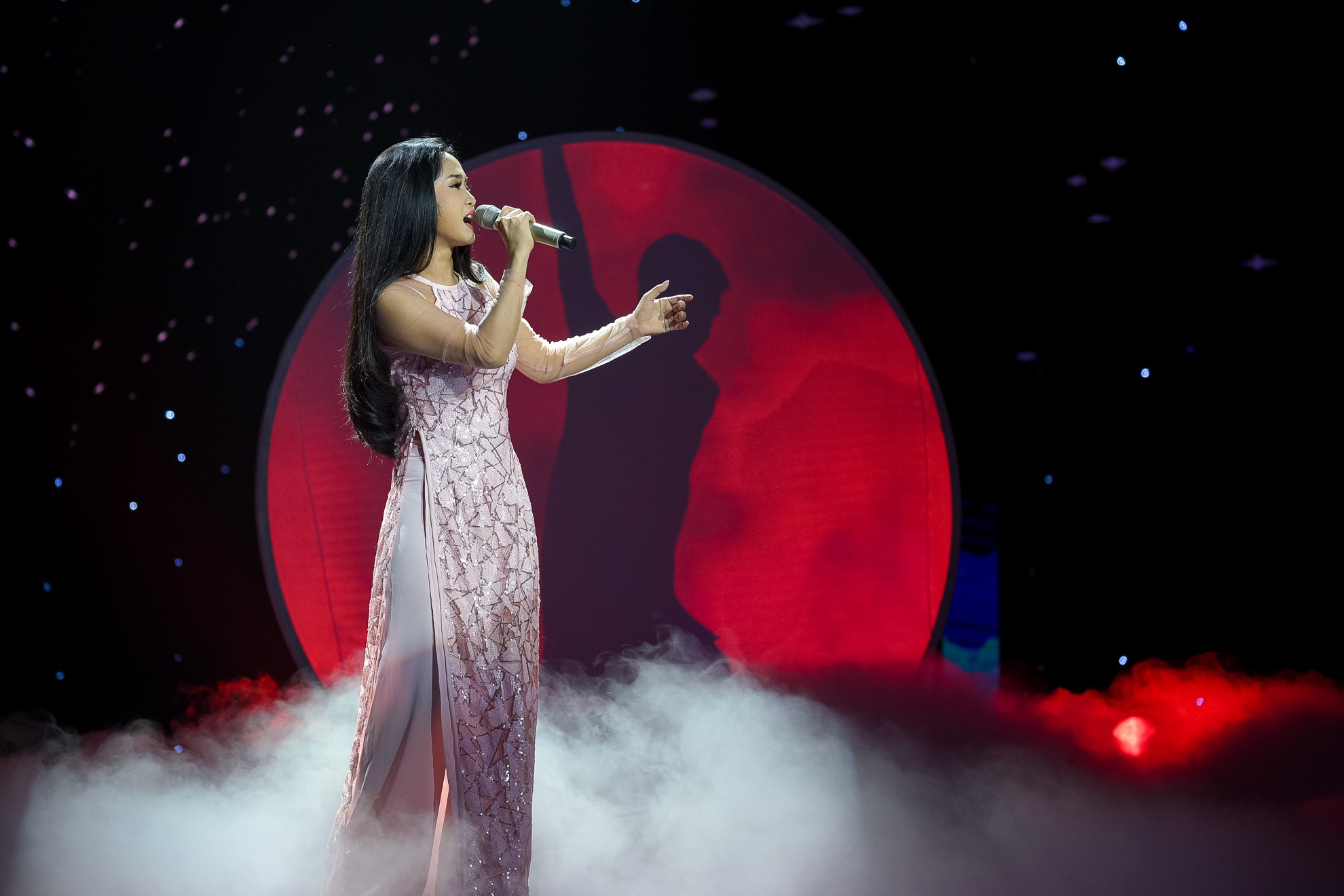 Trung Quang song ca Phương Mỹ Chi ảnh 14 Trung Quang song ca Phuong My Chi anh 14