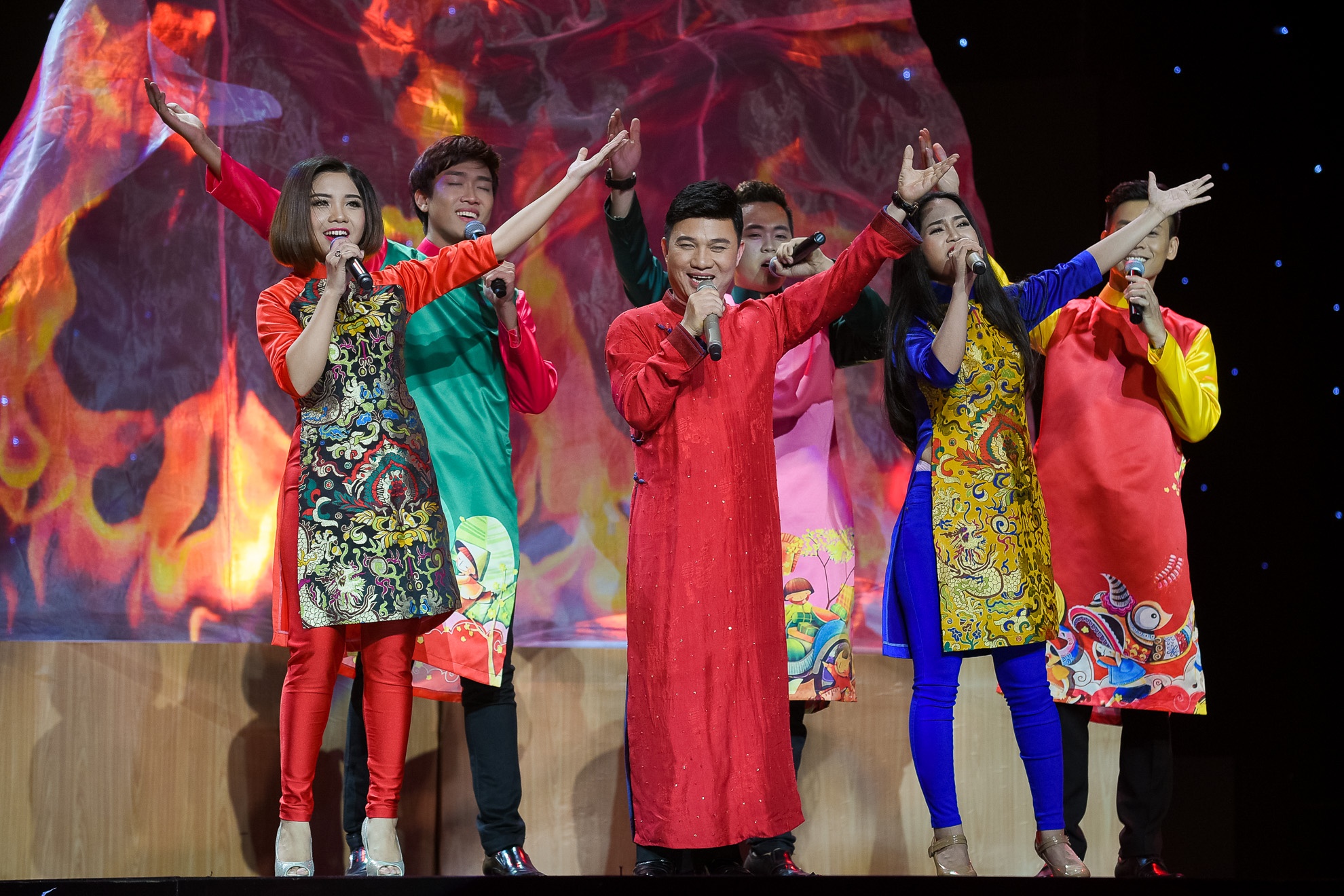 Trung Quang song ca Phương Mỹ Chi ảnh 15 Trung Quang song ca Phuong My Chi anh 15