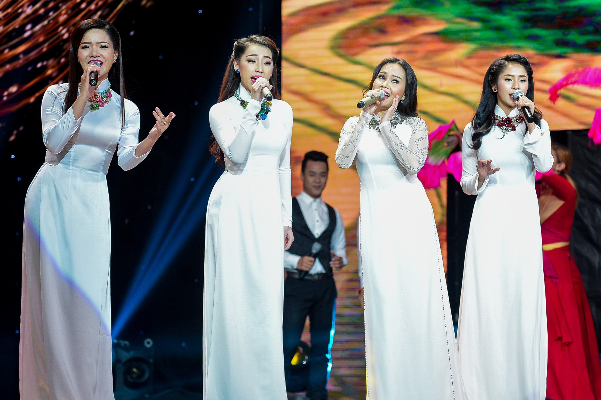 Trung Quang song ca Phương Mỹ Chi ảnh 10 Trung Quang song ca Phuong My Chi anh 10