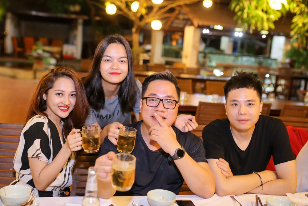 Son Tung M-TP di an khuya anh 6