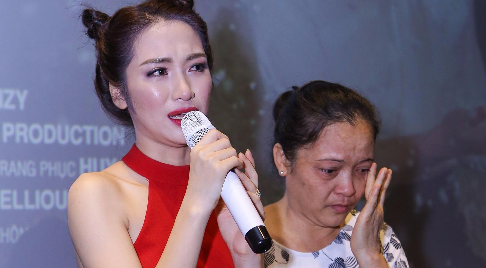 Hoa Minzy khoc xin loi vi lam bo me ton thuong hinh anh