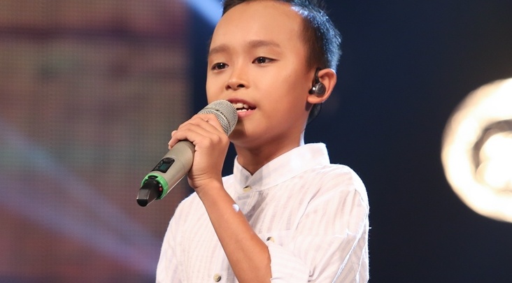 Cau be hat dam cuoi tiep tuc gay sot o Vietnam Idol Kids hinh anh