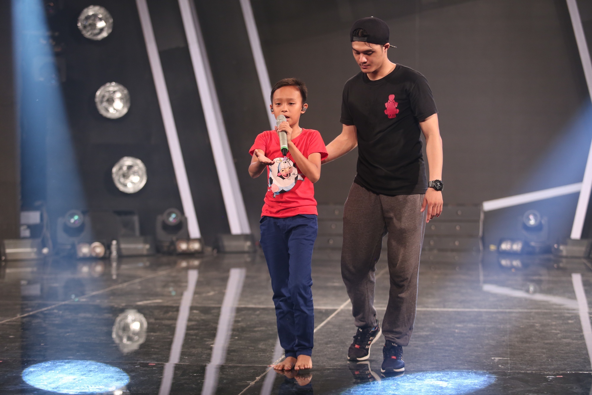 Ho Van Cuong tai Vietnam Idol Kids anh 2