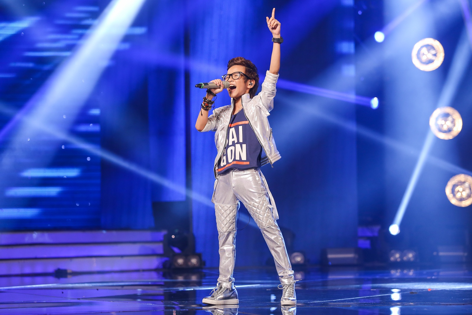 Giam khao bat khoc khi nghe Ho Van Cuong hat anh 12