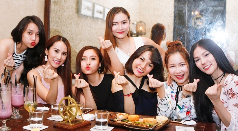 May Trang len ke hoach tai hop 10 thanh vien hinh anh