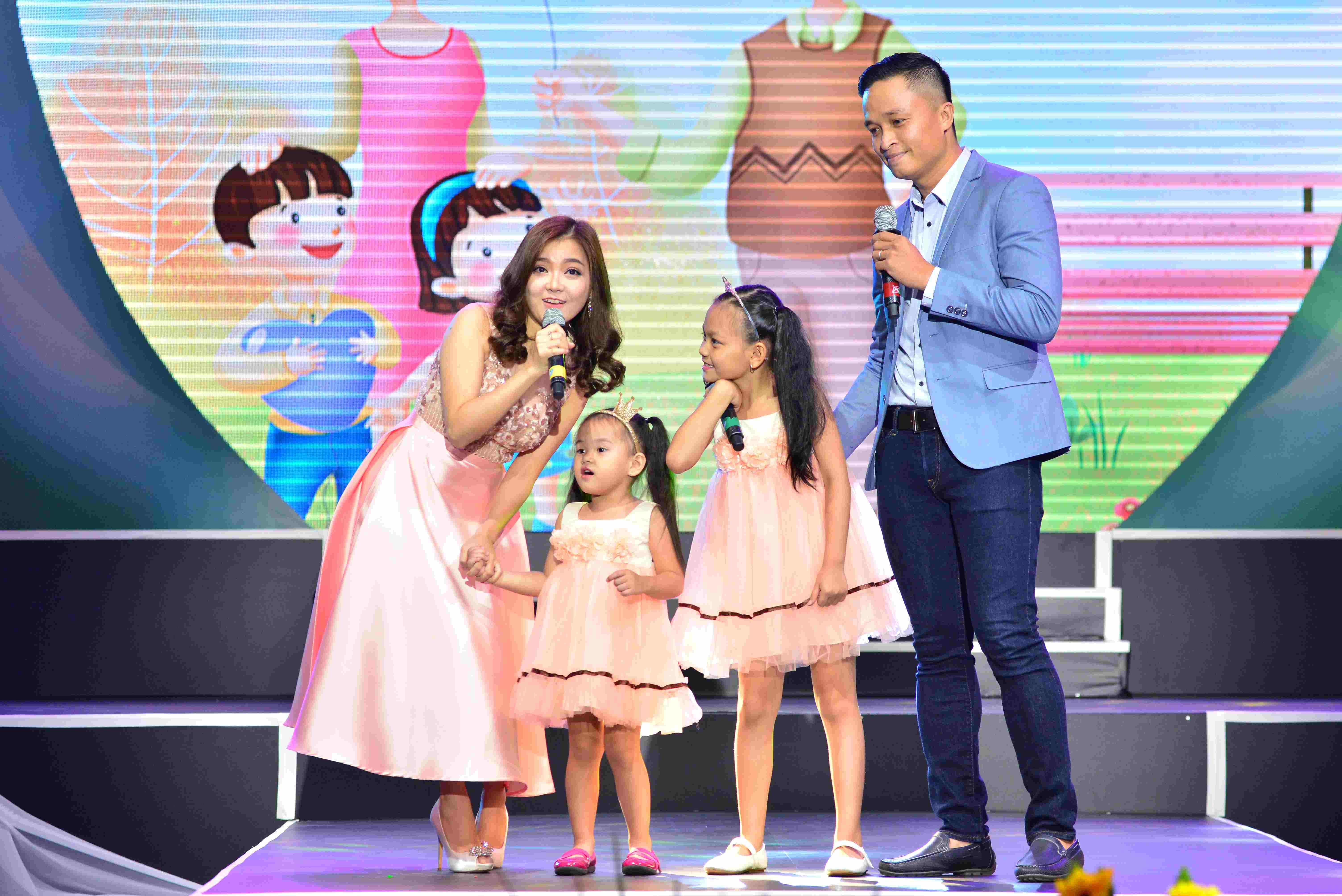 Ngoc Son bat khoc khi hat Tinh cha anh 5