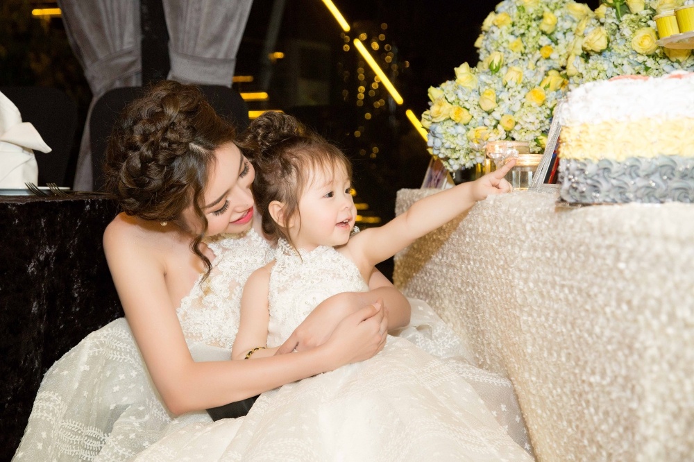 Elly Tran to chuc tiec sinh nhat cho Cadie anh 5