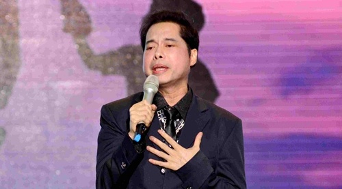 Khan gia bat khoc khi nghe Ngoc Son hat 'Tinh cha' hinh anh