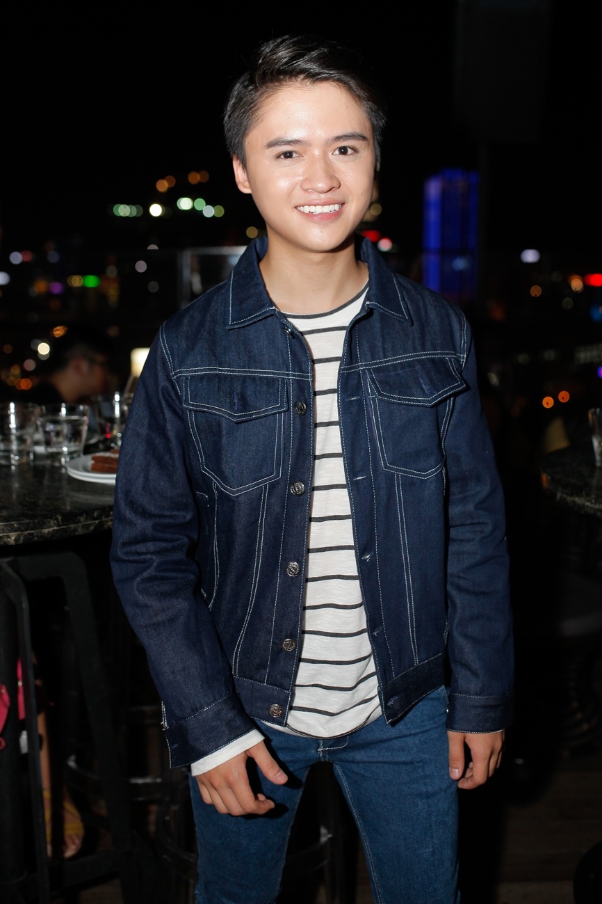 Huong Tram cung trai Tay den chuc mung Cao Thai Son anh 8