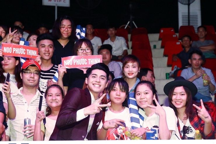 Dong Nhi,  Noo Phuoc Thinh tham gia dem nhac anh 8