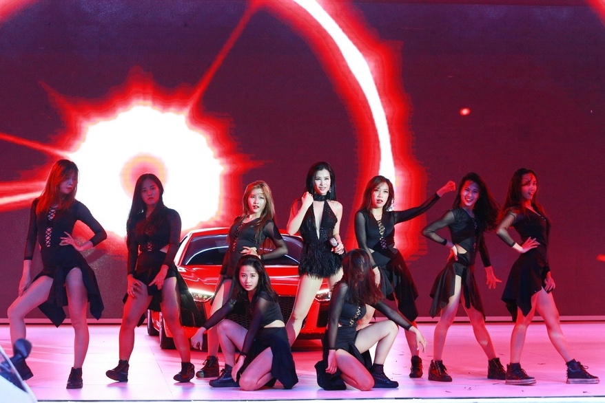 Dong Nhi,  Noo Phuoc Thinh tham gia dem nhac anh 3