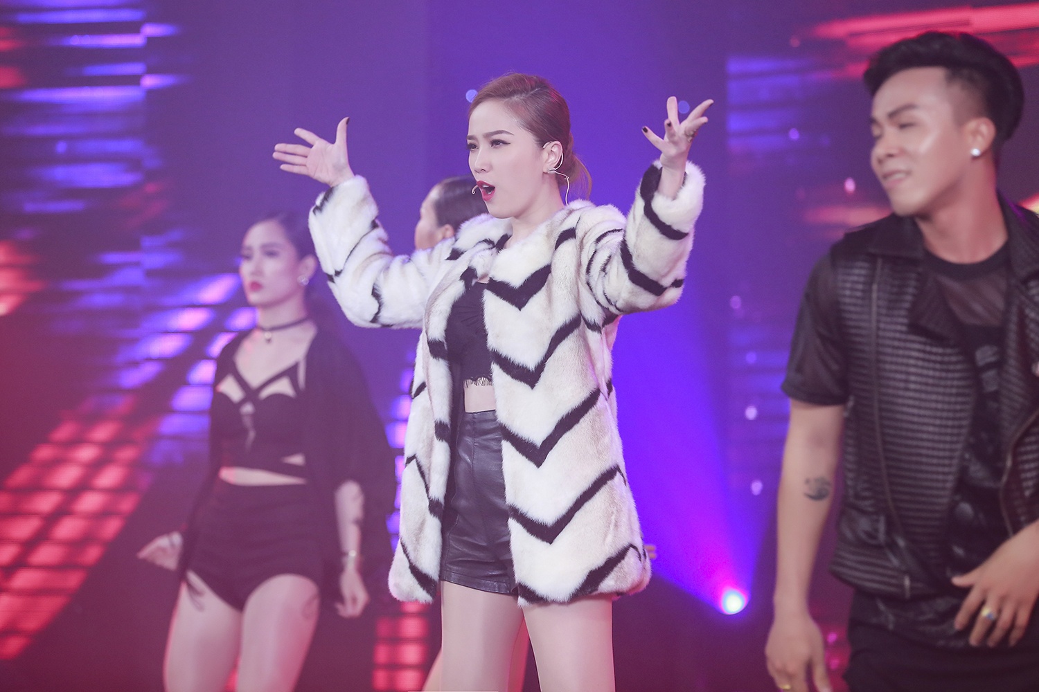 Hồ Ngọc Hà,   Bảo Thy,  Vietnam Top Hits ảnh 3 Ho Ngoc Ha,   Bao Thy,  Vietnam Top Hits anh 3