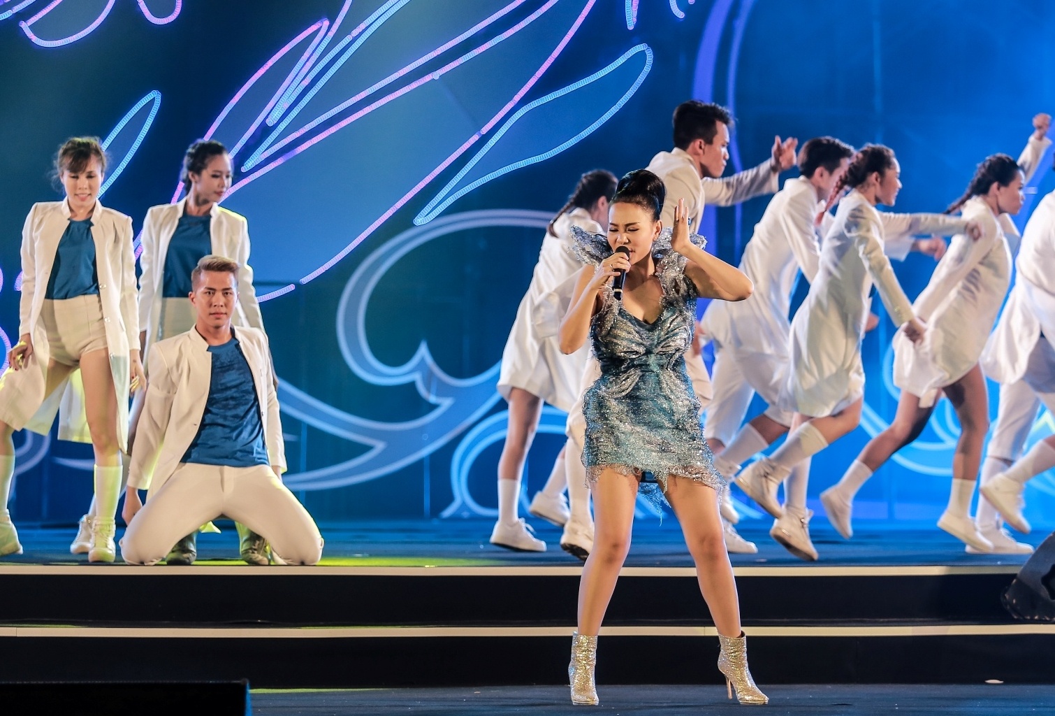 Dai nhac hoi Hay bao ve bien anh 1