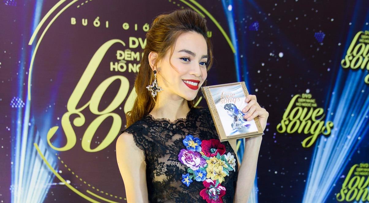 Ho Ngoc Ha pha le dua hoc tro cung The Face roi nha chung hinh anh