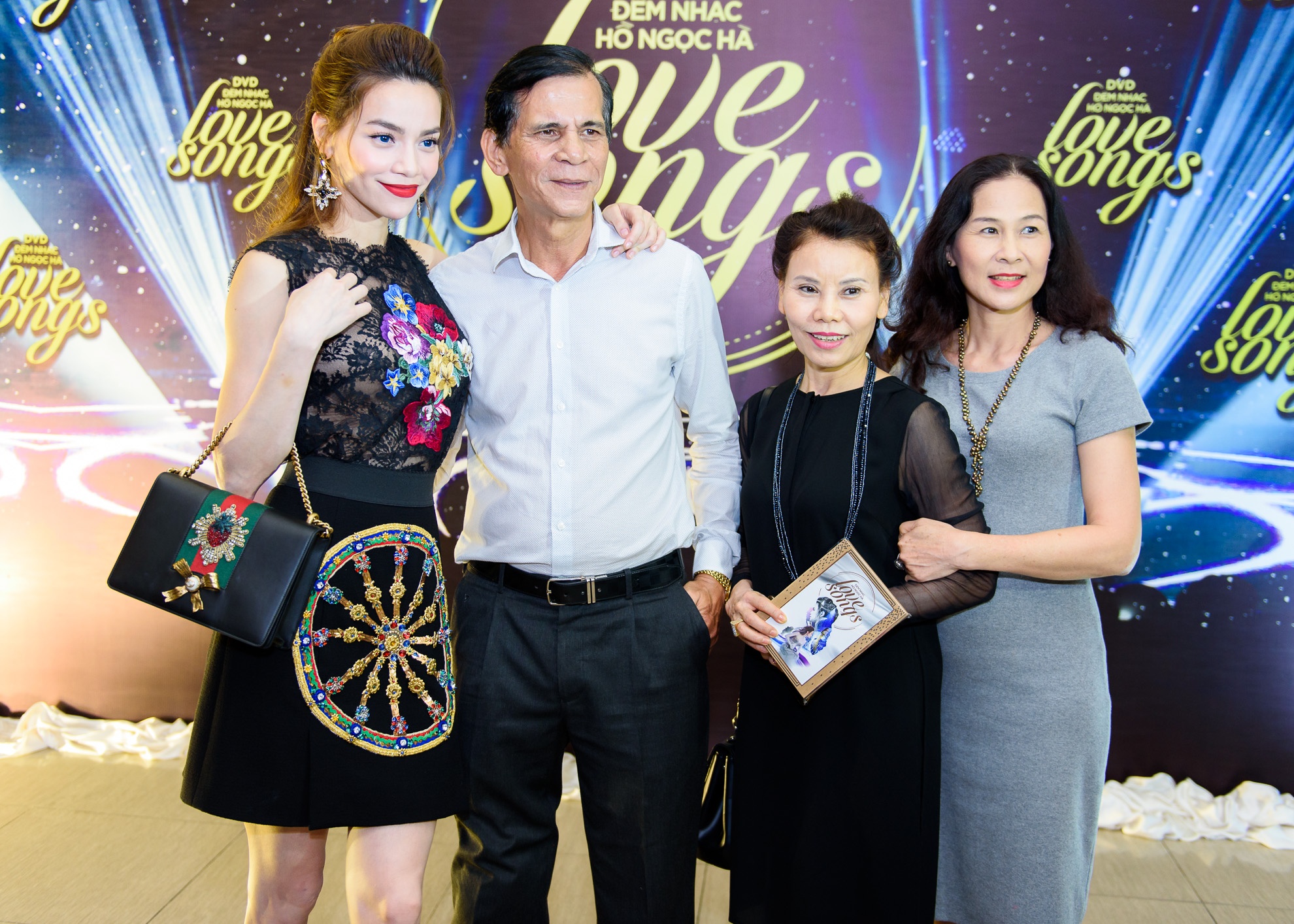 Ho Ngoc Ha va team The Face anh 11