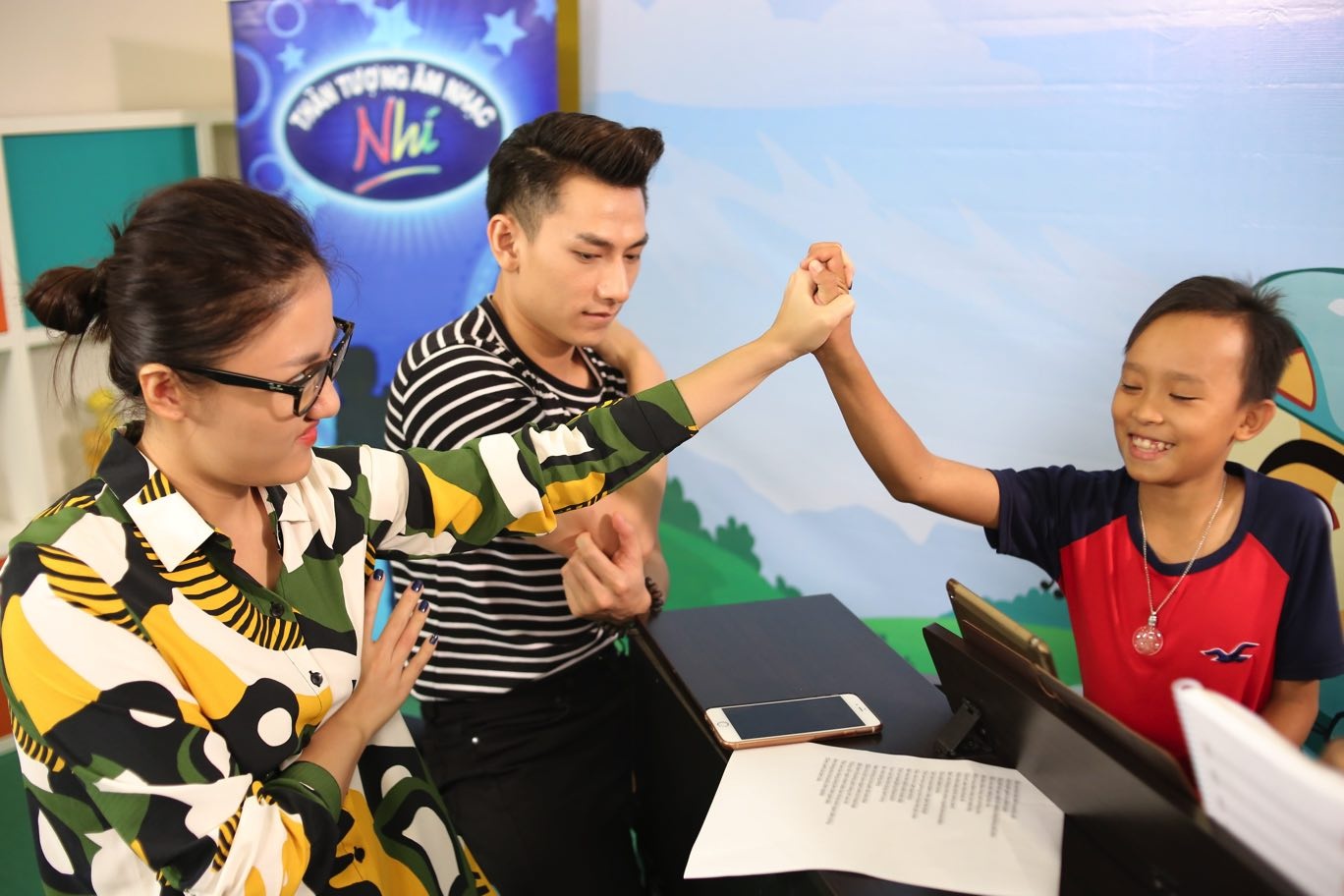 giam khao Vietnam Idol Kids huong dan thi sinh anh 1