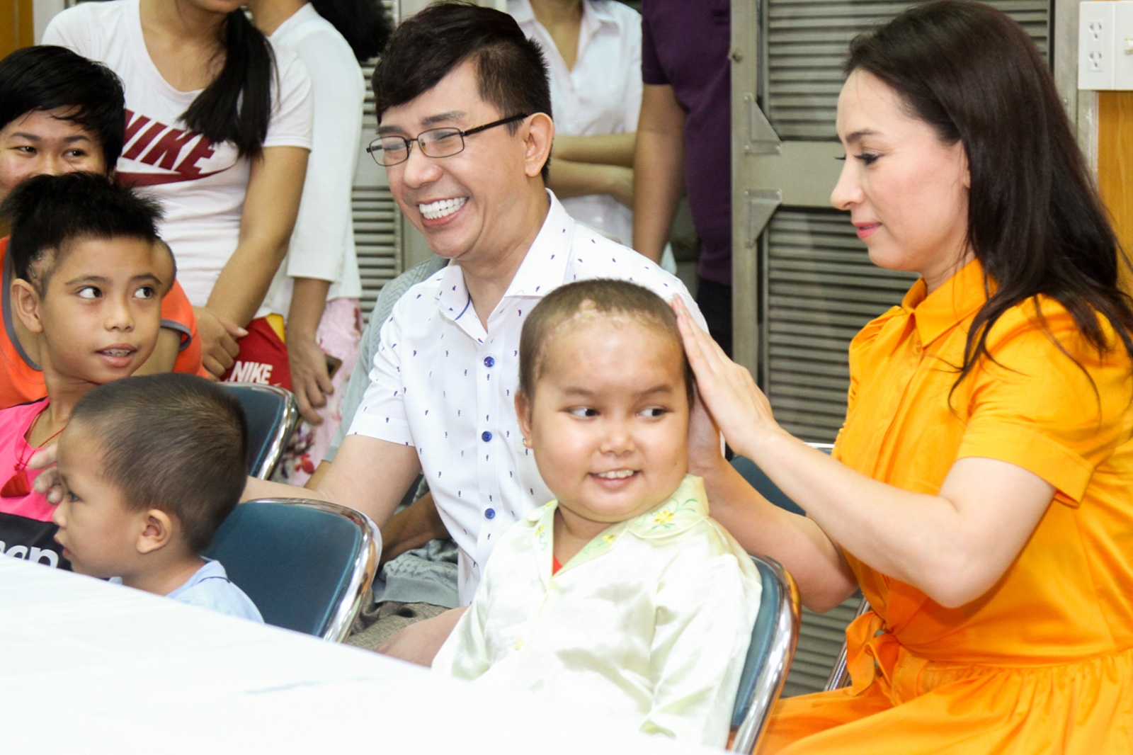 Co dau 8 tuoi di tham benh vien Cho Ray anh 7