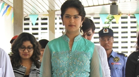 'Co dau 8 tuoi' an mac cau ky di tu thien tai Sai Gon hinh anh