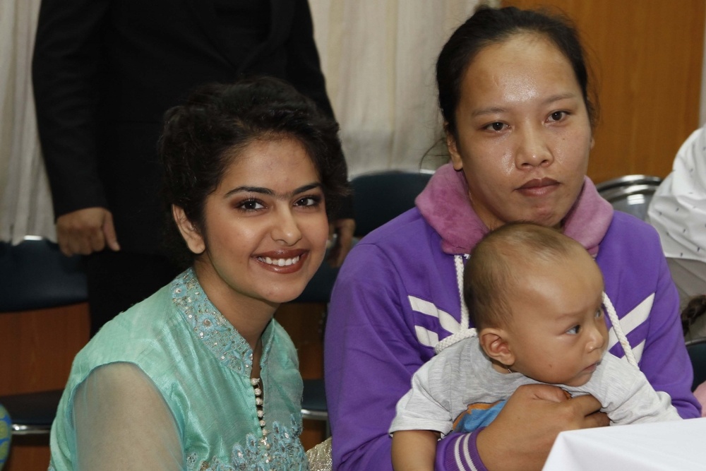 Co dau 8 tuoi di tham benh vien Cho Ray anh 6