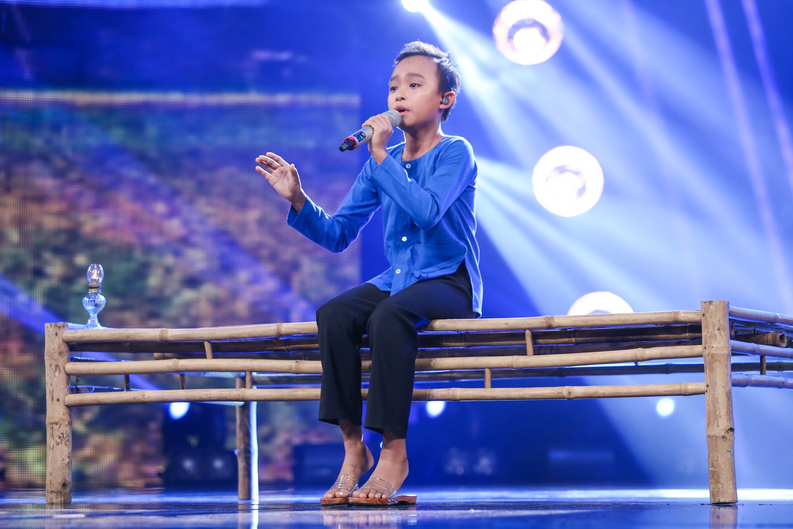 Toc Tien mau thuan voi Van Mai Huong anh 14