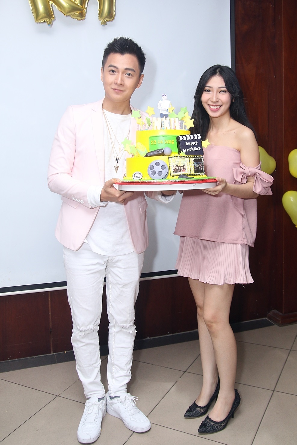 Ngo Kien Huy don sinh nhat ben ban gai anh 7