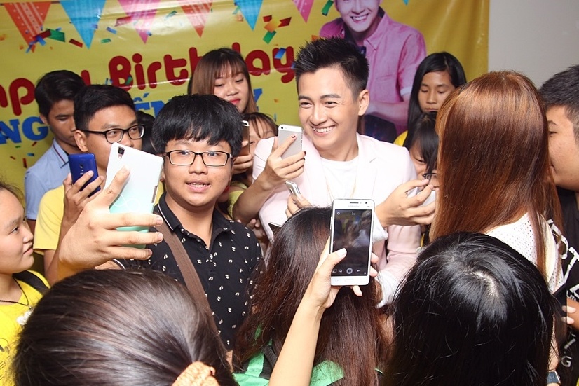 Ngo Kien Huy don sinh nhat ben ban gai anh 8