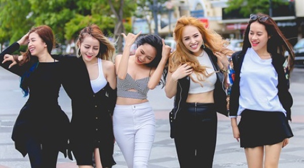 Nhung hot girl noi bat cua X Factor mua hai hinh anh