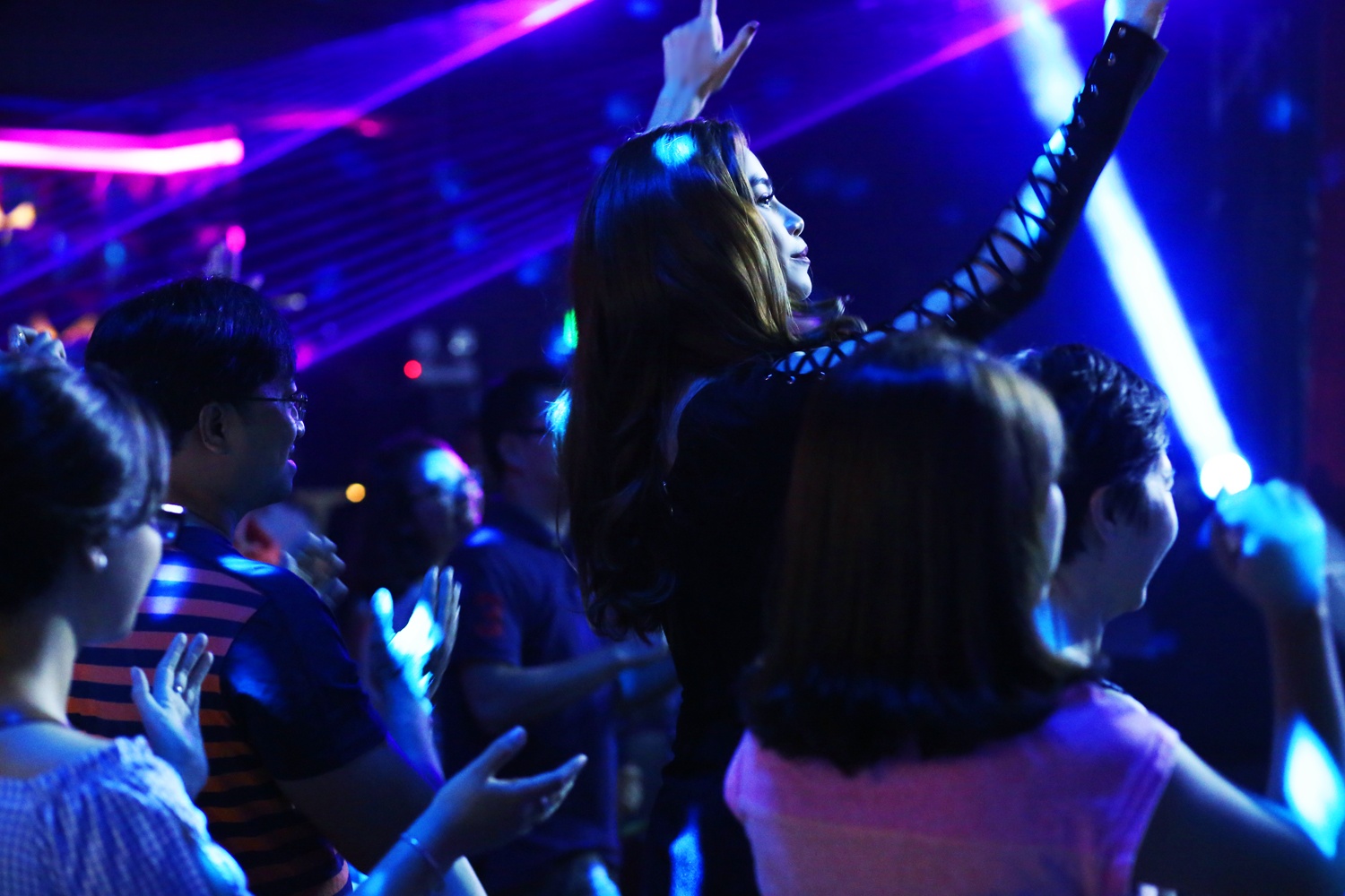 Ho Ngoc Ha cover Anh cu di di anh 5